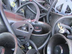 lot 180 image: CAR OR TRUCK HORNS  QTY 10  PLUS