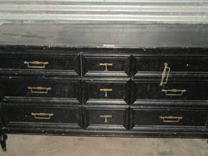 lot 184 image: BLACK DRESSER 9 DRAWERS  NEEDS TLC