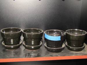 lot 186 image: qty 4 small black planter pots