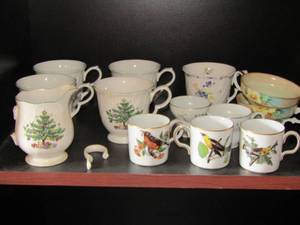 lot 188 image: VARIOUS COFFEE & TEA CUPS - INCL NEIMAN MARCUS, HAPPY HOLIDAYS, CLASSIC