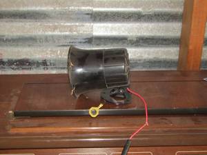 lot 208 image: bucket of truck horns