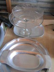 lot 223 image: kitchen items , cake plate plus