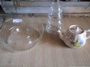 lot 227 image: ROYAL HARVEY - ENGLAND TEAPOT, & GLASS TREE and BOWL