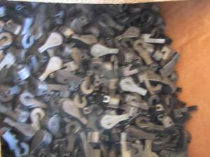 lot 238 image: BOX OF WIRE CONNECTOR CLIP COVERS