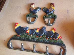 lot 250 image: rooster wall hangers for keys small jackets plus qty 3