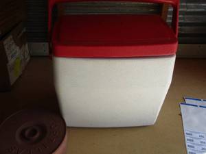 lot 255 image: red top small lunch ice box & TORTILLA HOLDER