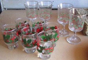lot 26 image: Christmas holly handled mugs