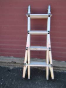 lot 18 image: VULCAN LADDER Extendable ladder  also step ladder 8 FT