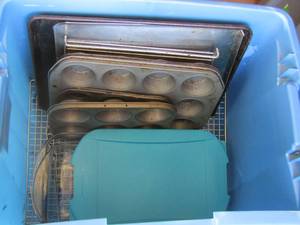 lot 265 image: baking pans plus