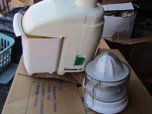lot 275 image: 2 juicers