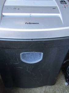 lot 282 image: Fellowers paper shredder