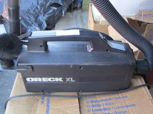 lot 290 image: Oreck hand held vacuum