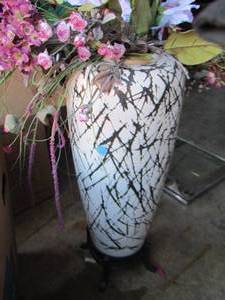 lot 291 image: vase with floral arrangement on stand very nice