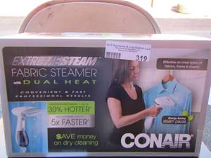 lot 319 image: Conair fabric steamer