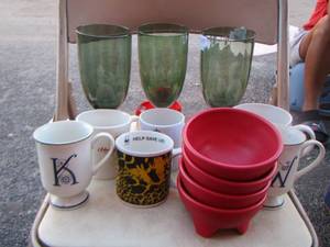 lot 323 image: Kitchen lot - GLASSES, CUPS, BOWLS