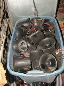 lot 207 image: bucket of truck horns