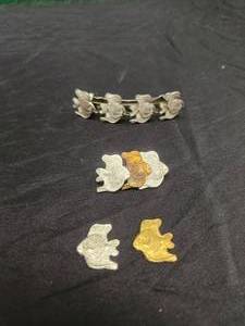 lot 25 image: Generous selection of metal charms for jewelry and craft making