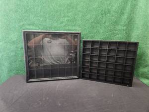 lot 26 image: Selection of 2 display hanging racks