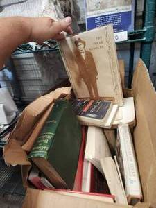 lot 126 image: Selection of vintage books