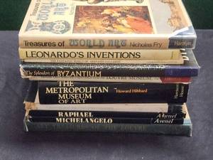 lot 176 image: Selection of vintage books