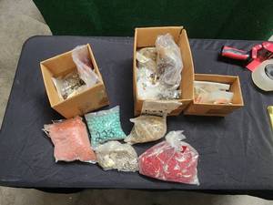 lot 179 image: Generous selection of glassclay beads for jewelry and craft making