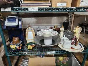 lot 180 image: Shelf lot