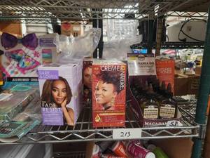 lot 213 image: Hair Beauty lot