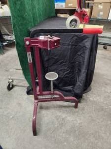 lot 93 image: Excelvin wine bottle corker