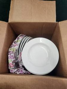 lot 268 image: Selection of  26 porcelain bowls
