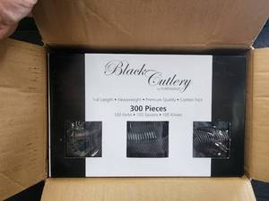 lot 274 image: Black Cutlery 300-piece plastic cutlery
