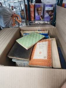 lot 284 image: Selection of vintage books