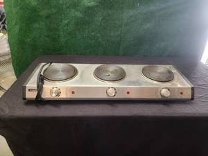 lot 307 image: 3 place electric burner hot plate