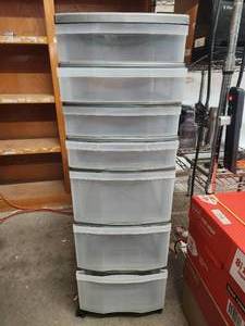 lot 303 image: Gracious Living 7 drawer rolling storage bin