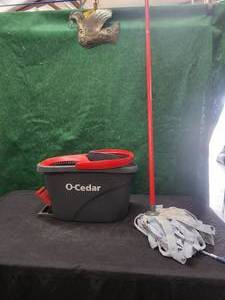 lot 319 image: O-Cedar mop and bucket