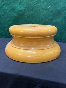 lot 334 image: Italian made planter or vase stand