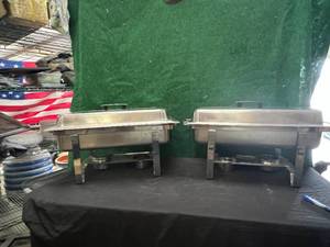 lot 338 image: Selection of 2 stainless steel warmer-chaffing pans with lids and stands