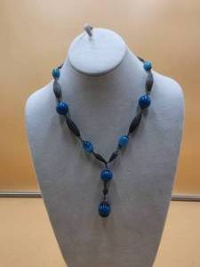 lot 13 image: Vintage Art Deco style necklace