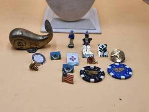 lot 133 image: Selection of collectibles - brass whale...