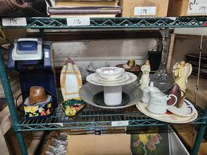 lot 192 image: Shelf Lot