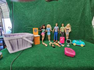 lot 36 image: Barbie lot dolls and accessories
