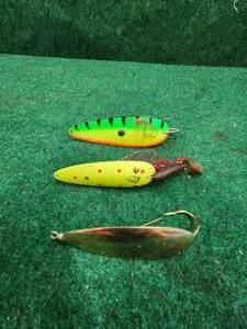 lot 111 image: Selection of fishing lures