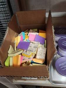 lot 179 image: Box of sticky note pads - office supplies