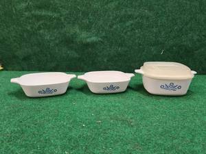 lot 194 image: Selection of 3 Corning Ware casserole dishware - 1 top