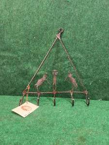 lot 197 image: Selection of 6 metal elephant themed hook hangers