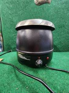 lot 216 image: Electric commercial soup warmer, nacho cheese, etc....