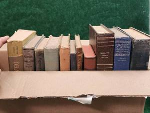 lot 224 image: Box of vintage books