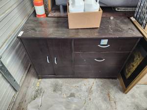 lot 165 image: Dresser