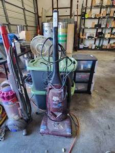 lot 169 image: Dirt Devel vacuum cleaner