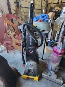 lot 171 image: Bissell carpet cleaner