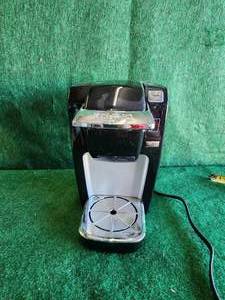 lot 270 image: Keurig K-cup coffee maker